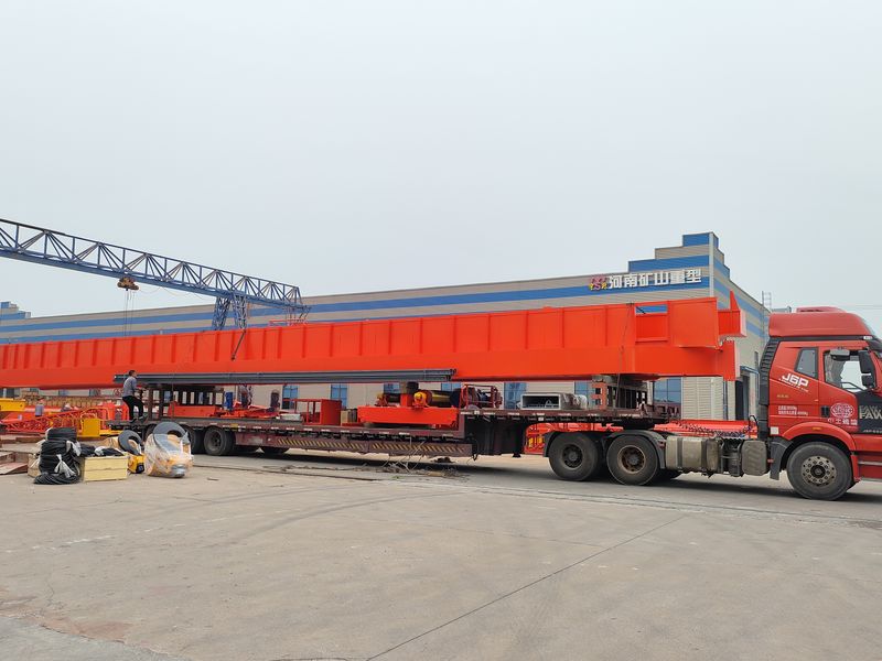 通用橋式起重機(jī) QDXX32/5t—27.7m 制作完成，發(fā)往陜西省銅川市交付客戶使用。