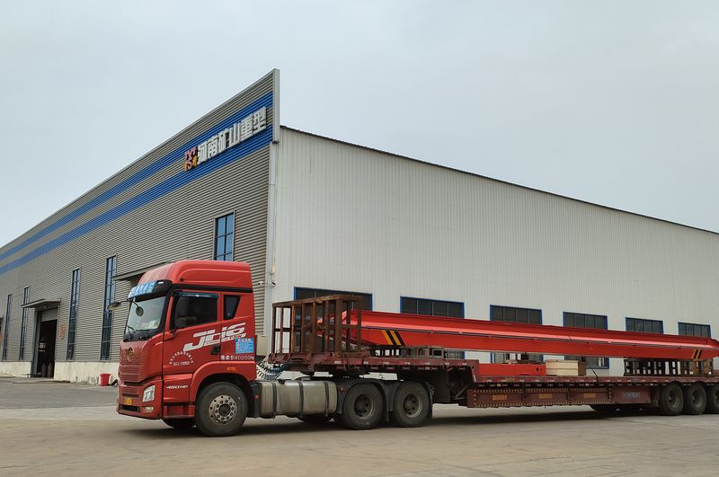 電動(dòng)單梁起重機(jī)3臺(tái) LD5t—16.8m LD3t—16.5m /2臺(tái) 制作完成，發(fā)往江西南昌交付客戶使用。