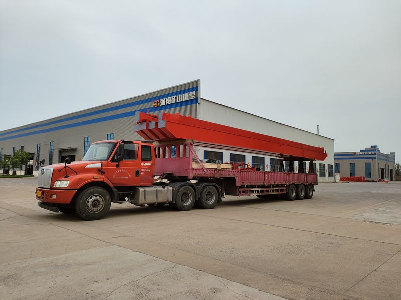 電動(dòng)葫蘆橋式起重機(jī) 3臺(tái) LH5t-17m 制作完成，發(fā)往河南漯河交付客戶使用。